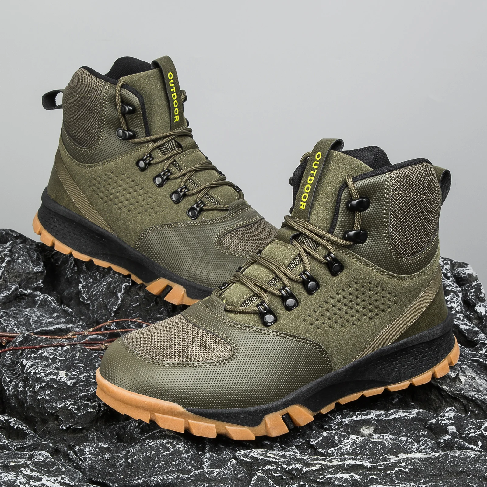 

Men's Outdoor High-top Hiking Boots 2022 Winter Mountaineering Cross-country Hiking Camping Casual Shoes Warm And Non-slip