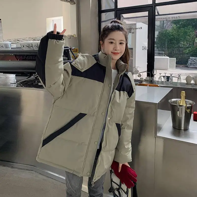 2022 New Black and White Contrast Cotton Coat for Women Winter Loose Thick Short Cotton Coat for Women