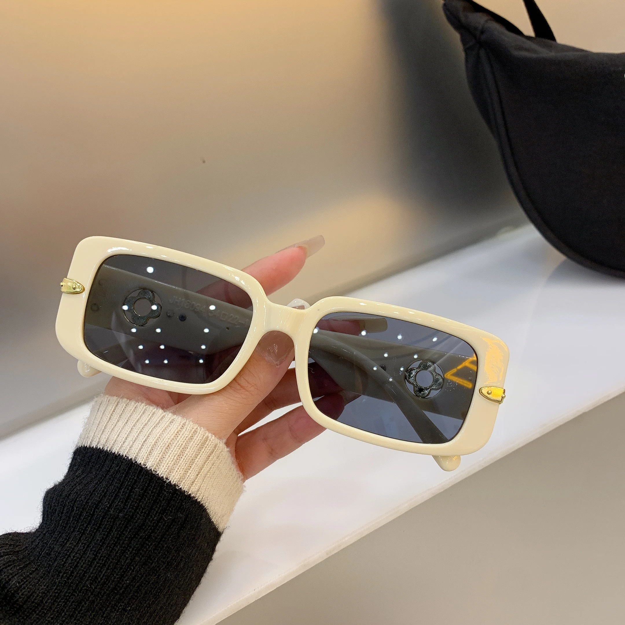 new hot fashion small square frame women lady sunglasses retro trendy popular eyewaer luxury brand designer vintage shades free global shipping