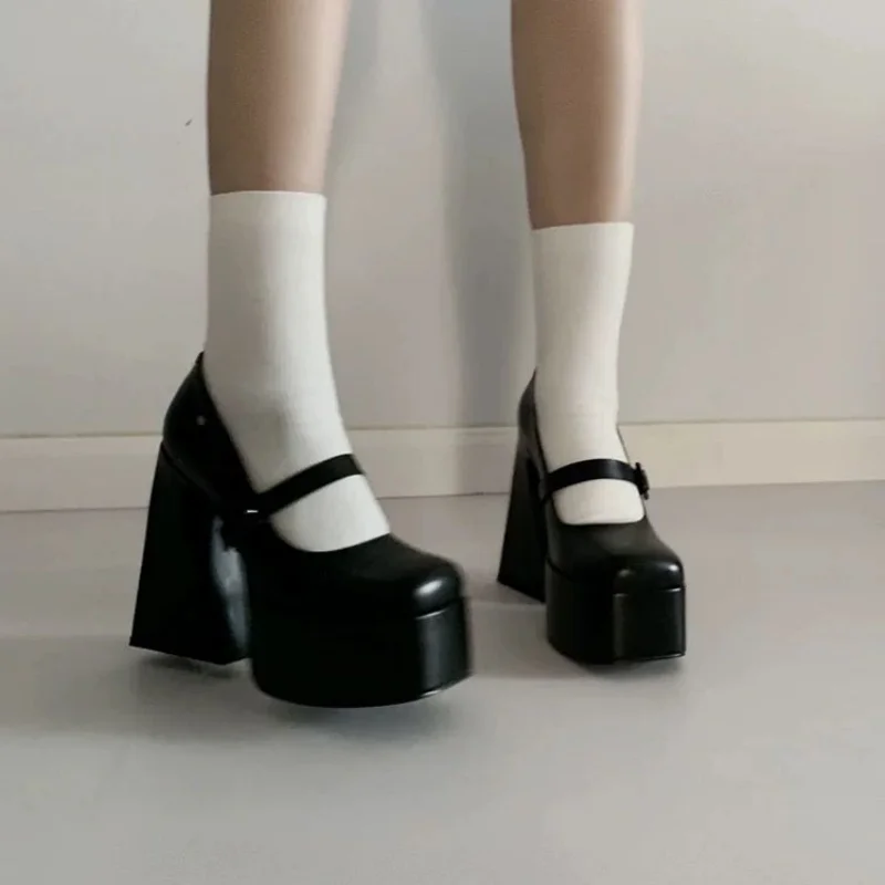 Туфли женские на толстом каблуке дышащие пикантные элегантные однотонные туфли