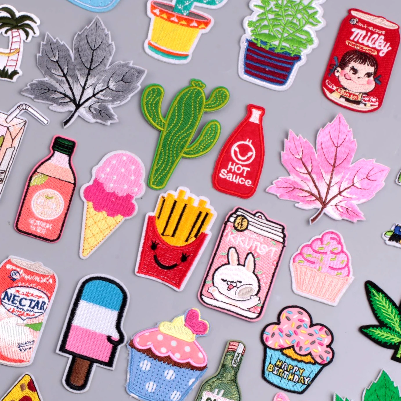 

Anime Kawaii Iron on Patches Heat Transfers for Clothing Applique Cartoon Embroidered Patches for Clothing Thermoadhesive Patch