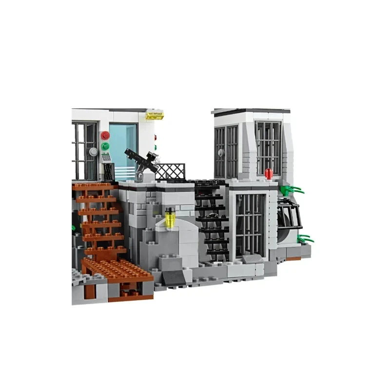 Miniso Disney City Police Station И Набор Строительных Блоков Sea Jail Island С Вертолетом