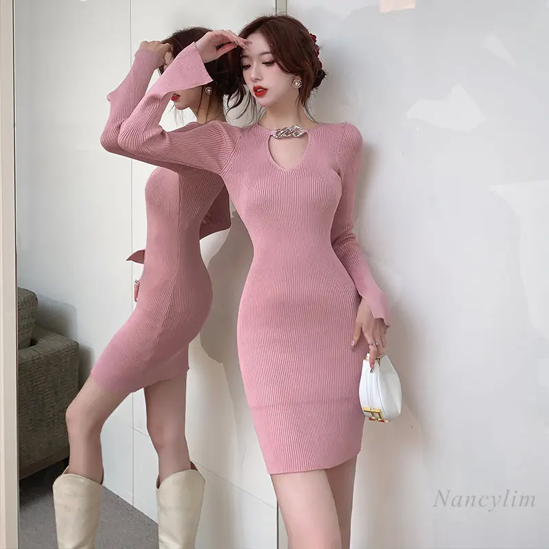 

Elegant Sexy Chain V-neck Skinny Stretch Knitted Bodycon Dress for Women Long Bell Sleeve Slimming Inner Base Short Dresses 2022