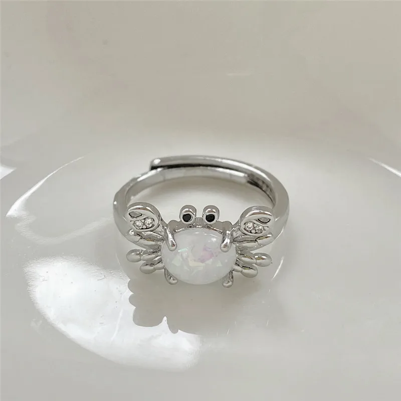 

Cute Crab Moonstone Ring for Women Fashion Cartoon Rhinestone Crab Shaped Metal Rings Gift for Girlfriends Jewelry 2023 Trend