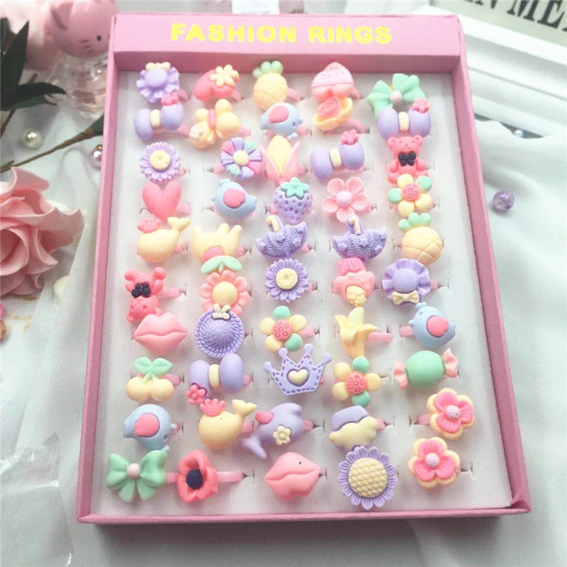 

50Pcs/Set Korea Style Fashion Girls Rings Set With Paper Box Resin 2-10 Years Old Kids Plastic Jewelry Display For Birthday Gift