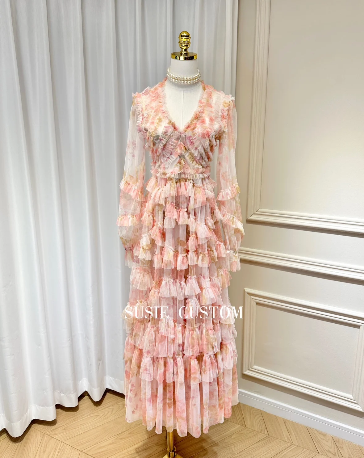 

Luxury Orange Pink Pleated Ruffles Long Dress Party Women High-End Puff Sleeve V-neck Large Swing Cake Mesh Printed Maxi Dresses