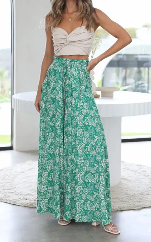 Рисунок 2 - Женский свободный брючный костюм