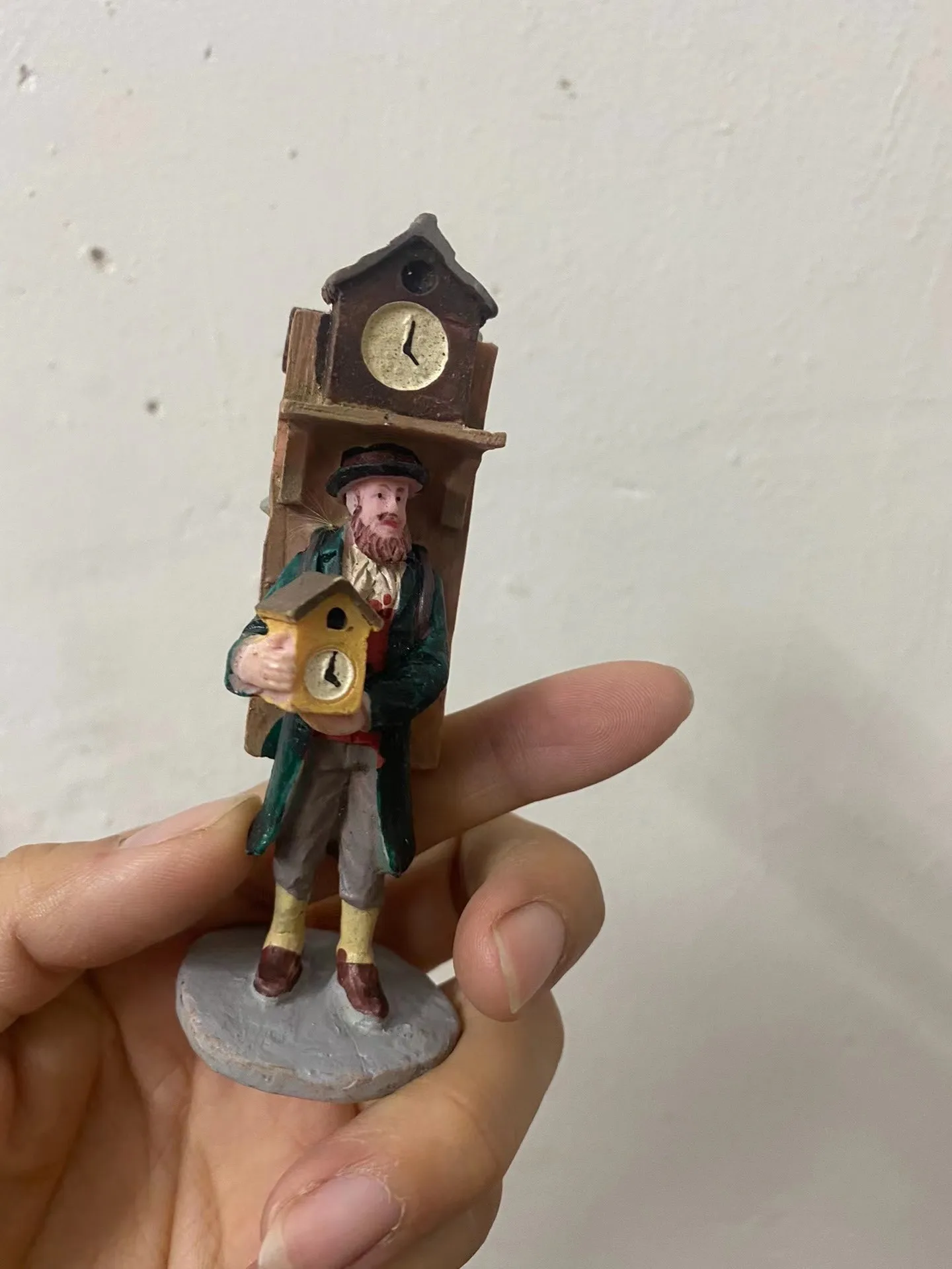 

Resin figure mental psychological sand table game box court therapy clock seller