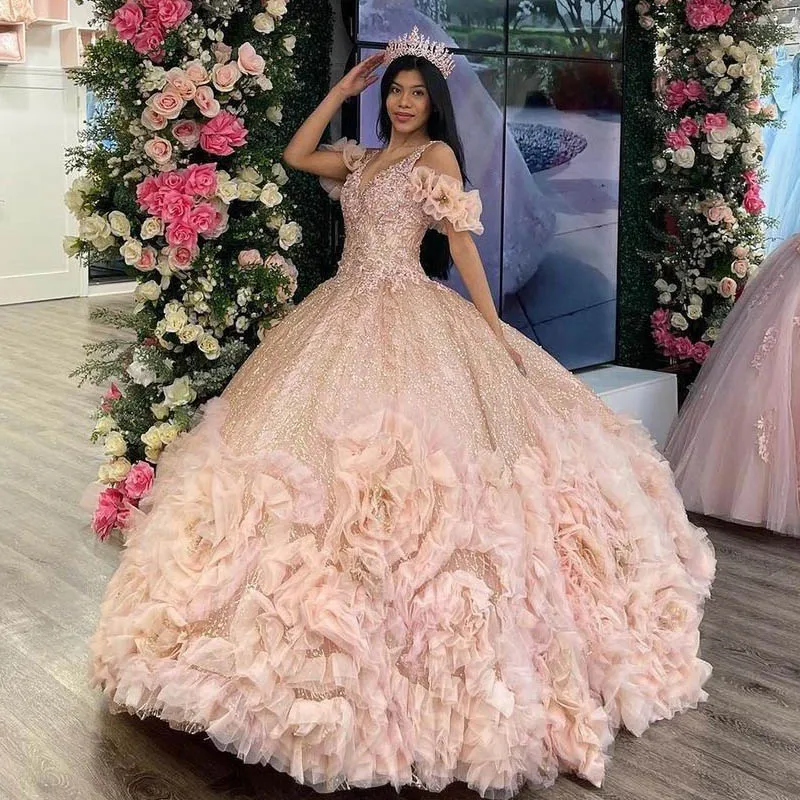 

2023 Quinceanera Dresses Princess Ball Gown V-Neck Appliques Lace Beading Pageant Party Sweet 15