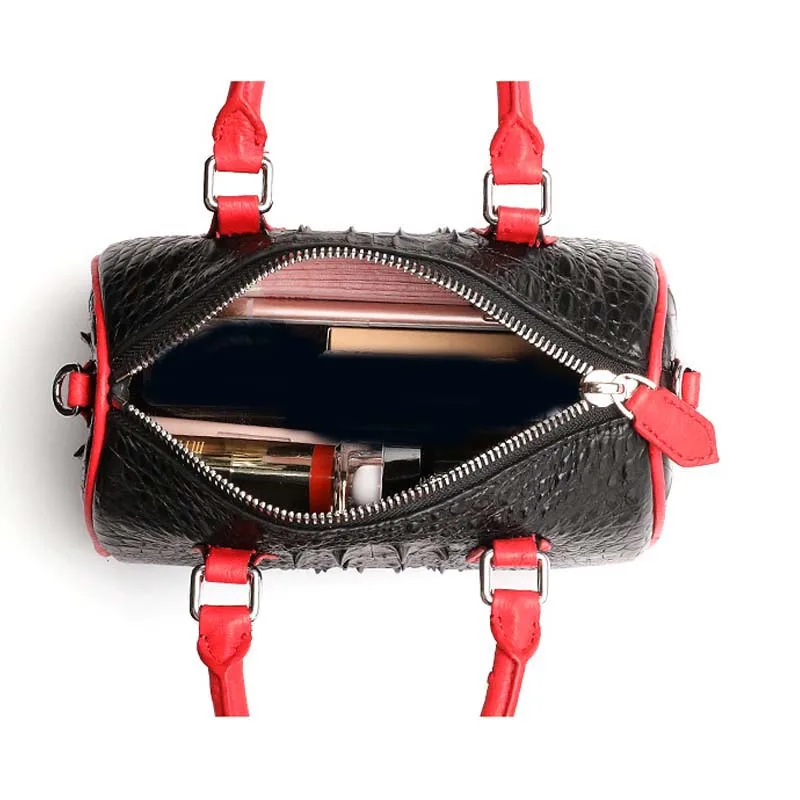 Рисунок 4 - Женская сумка из крокодиловой кожи