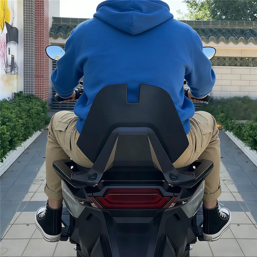 Фото Новые аксессуары для мотоциклов Honda X-ADV 750 моделей 2021-2025 годов, включая модифицированную пенопластовую накладку на спинку заднего пассажирского сиденья. №2
