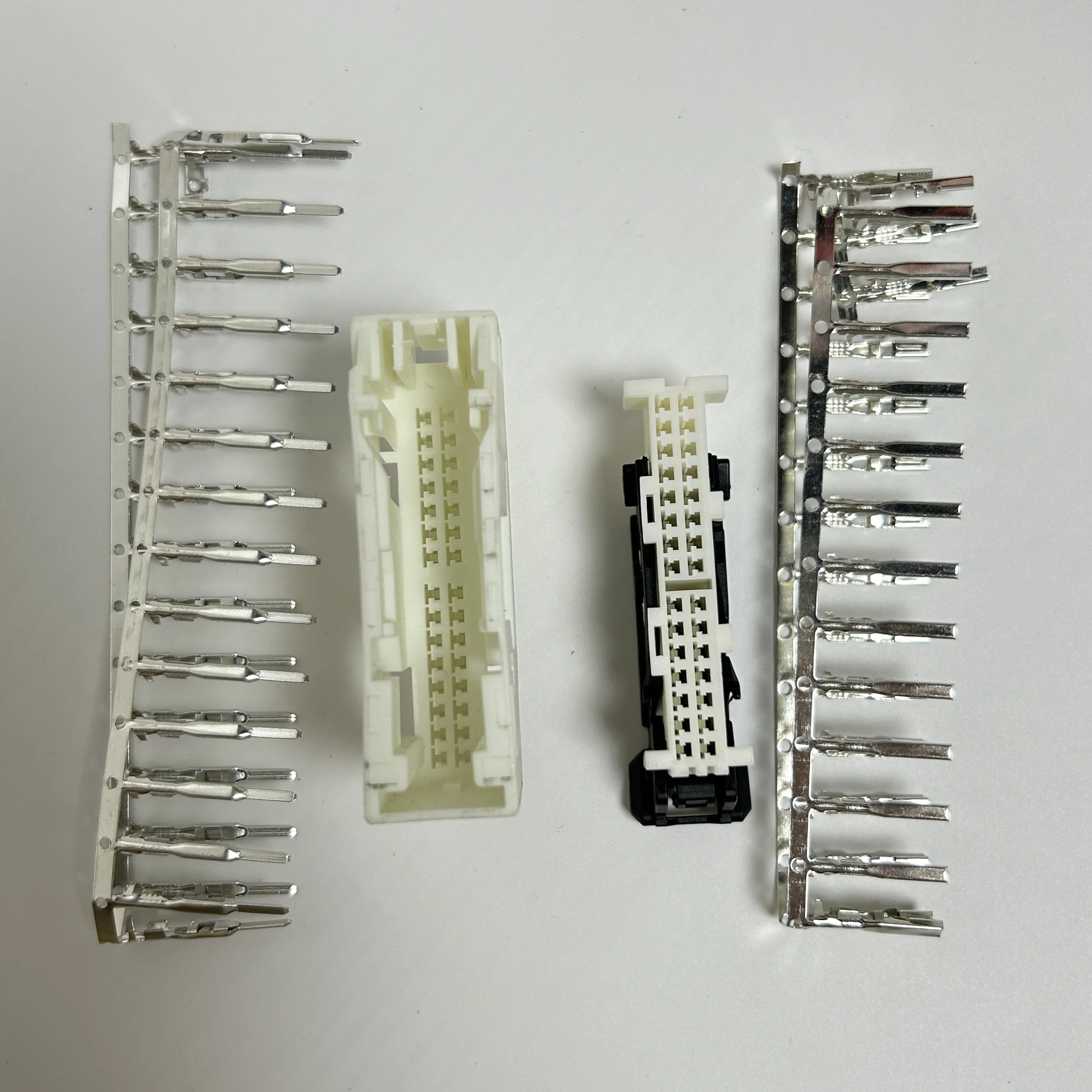 30P разъем для терминала yota CD Lexus усилитель