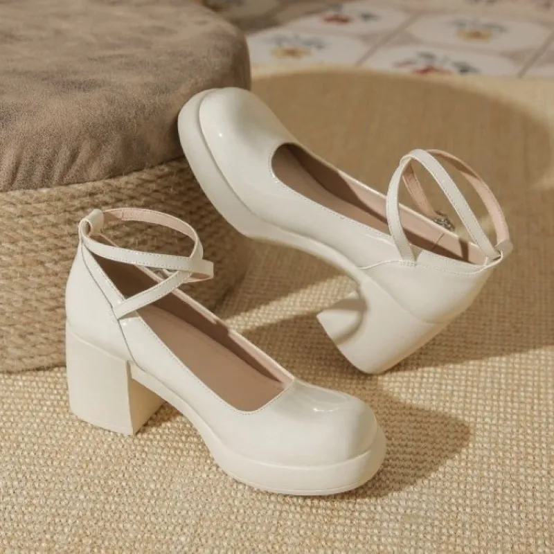 Туфли женские на высоком квадратном каблуке туфли-лодочки с ремешком и пряжкой