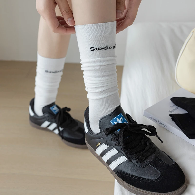 Спортивные носки до середины икры с буквами женские однотонные модные корейские