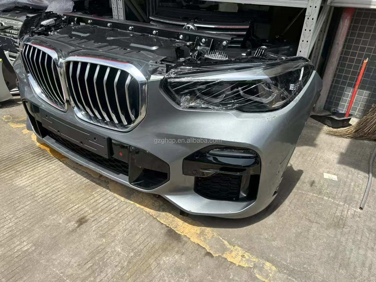 Передний бампер в сборе для BMW X5 G05 с комплектом фар, вентилятором охлаждения, решеткой радиатора и средней решеткой, комплект обвеса (art.: 3920da41cf675) - 3920da41cf675