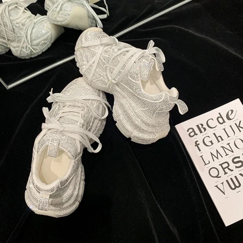 Кроссовки женские на платформе со шнуровкой и вулканизированной подошвой