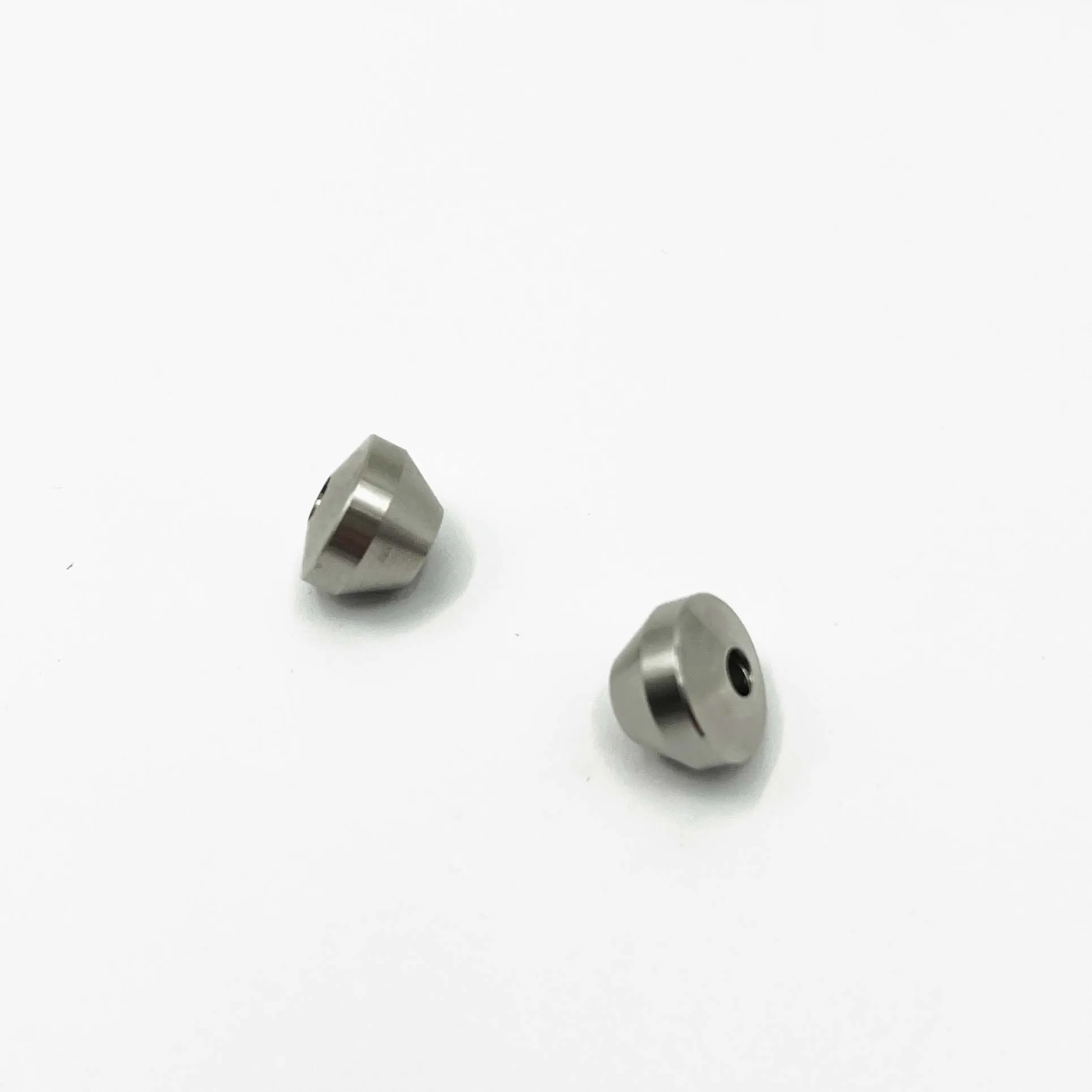 Выходная вставка для усилителя гидроабразивного резака струйной резки