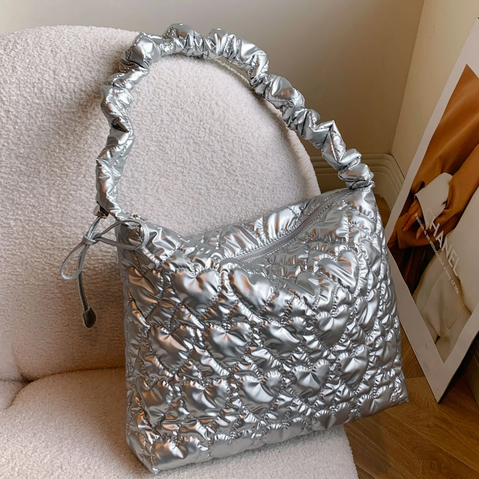 

Silver Pleated Cloud Bag 2024 New Women's Shoulder Bag Minimalism Elegant Crossbody Bag Leisure Party Trend Versatile Handbag