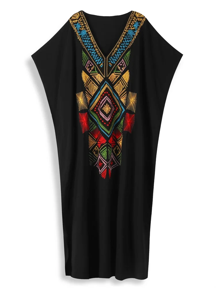 Элегантный черный кафтан с вышивкой в этническом стиле V-образным вырезом и
