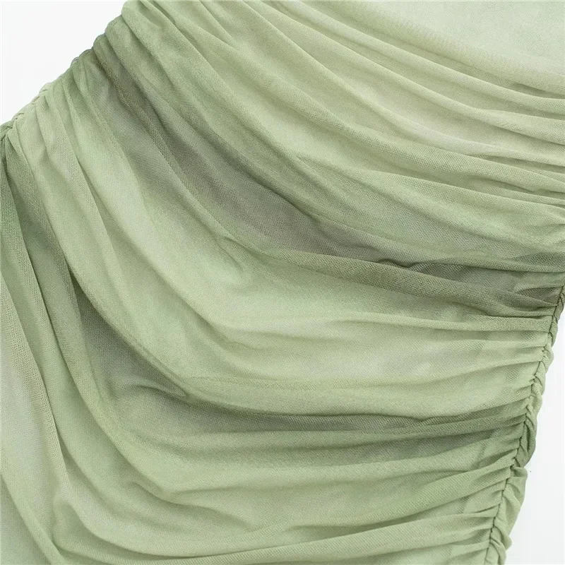 Женское платье с открытой спиной и рюшами без рукавов