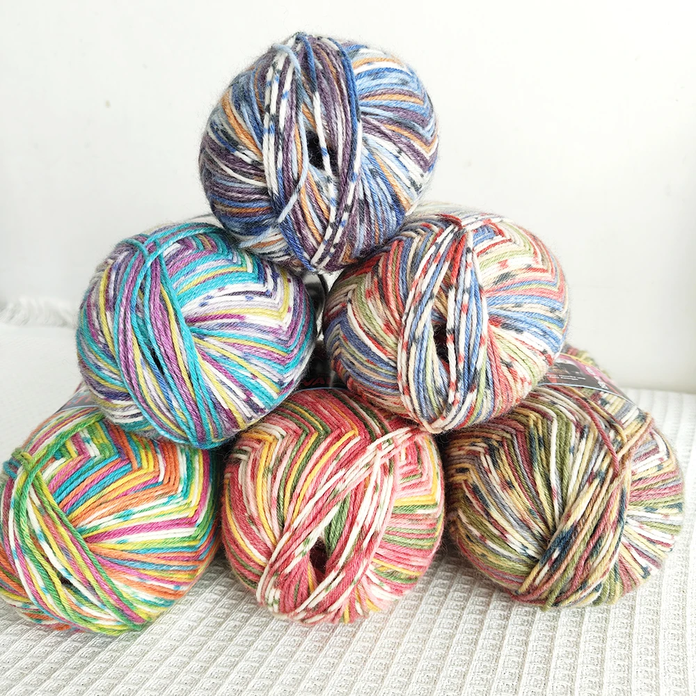 1*150 г праздничная 75% шерсть с опалом в форме шара 25% полиамид/нейлоновая пряжа для