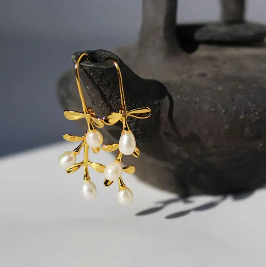 

Natural real pearl fairy temperament flower earrings delicate petal gorgeous women branch golden fine wedding jewelry