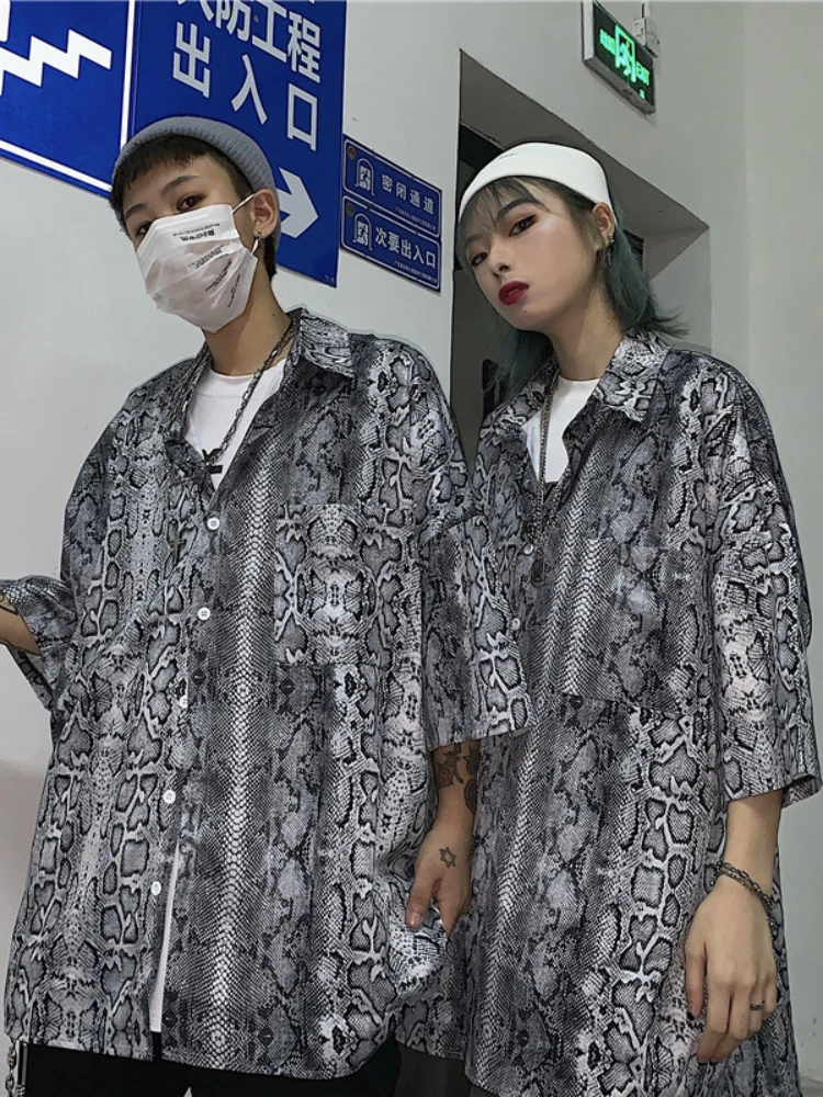 Vintage Snake Print T-Shirt Button-Up Shirt Large Streetwear Long Loose Short Sleeve Gothic T-Shirt Fashion 2022 Men's Shirt