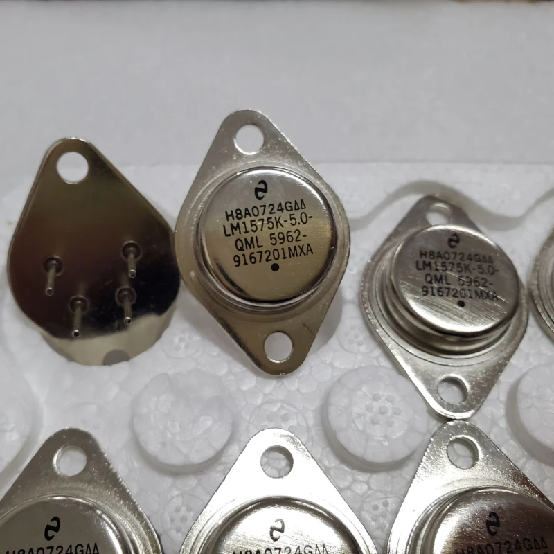 

1-2pcs LM1575K-5.0-QML TO-3 CAN TYPE Gold-sealed Three-terminal Adjustable Voltage Regulator Tube Four-legged Tube