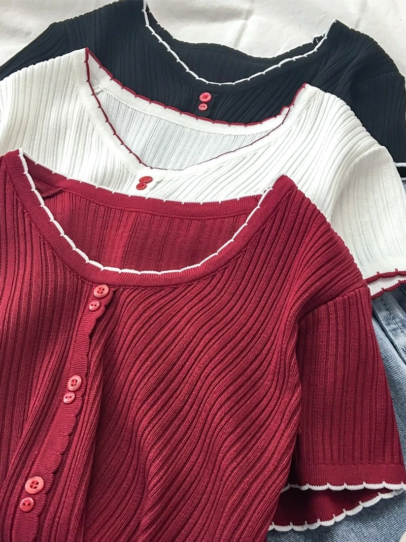 

Футболка женская короткая трикотажная с V-образным вырезом и коротким рукавом