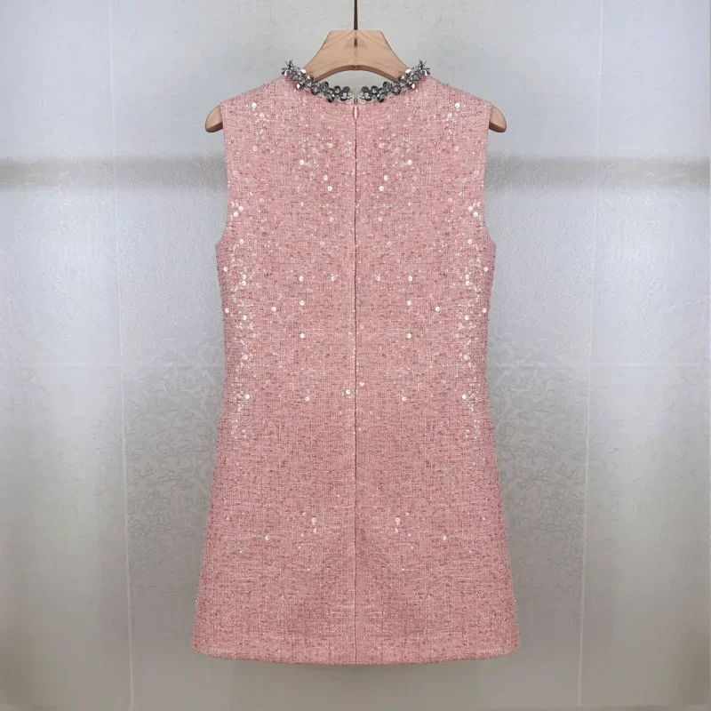 Женское твидовое платье без рукавов роскошное розовое с блестками и вырезами