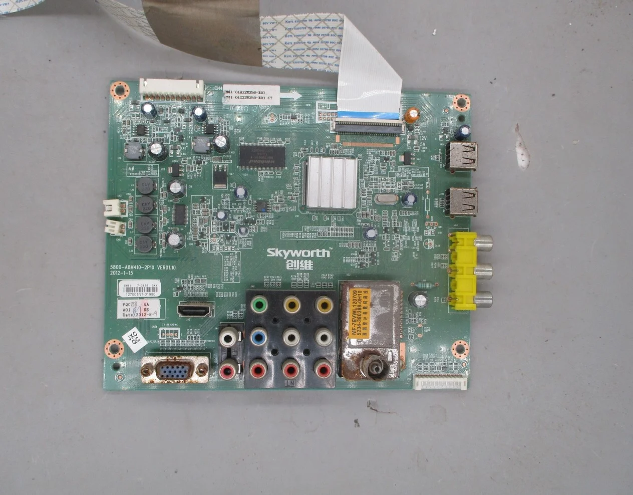 

Разборка для материнской платы Skyworth 32e350e 5800-a8m410-2p1 0 экран
