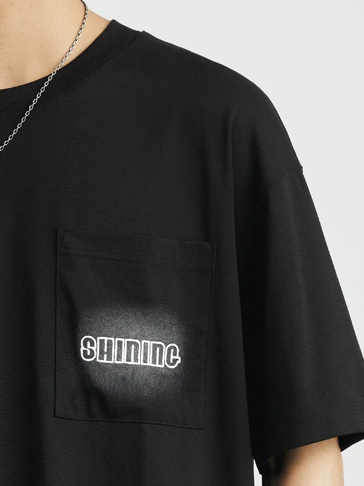 Yizhi Мужская футболка с короткими рукавами и принтом американских карманов