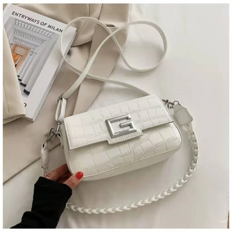 

Womens bag 2022 summer new rhombic small bag women's mini mobile phone bag Korean version of Joker shoulder slung smallsquarebag
