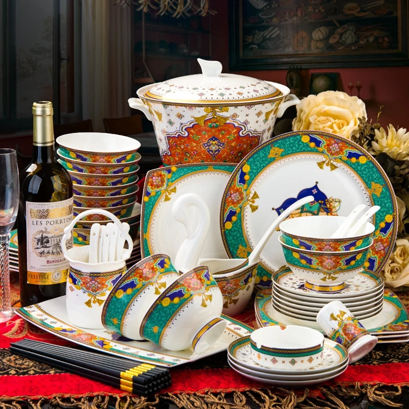 

Jingdezhen high-grade ceramic 60 head bone china tableware dish set luxury household European style gold rimmed dishes
