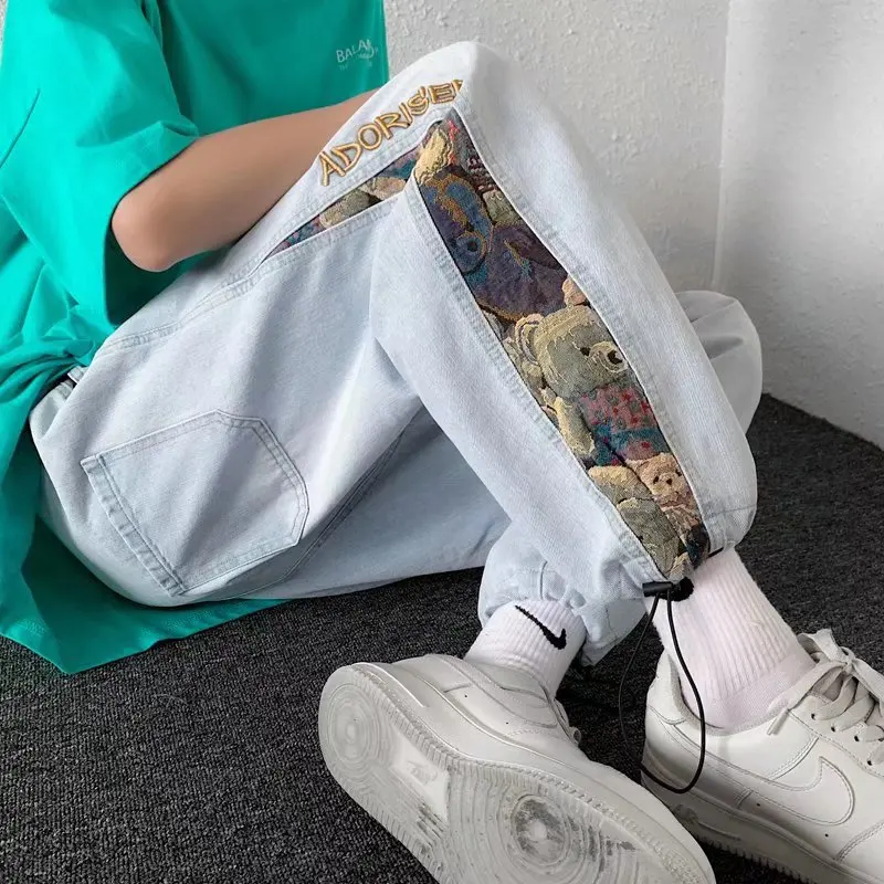 

Джинсы мужские с мультяшным принтом, Новинка лета 2022, свободные прямые модные брендовые уличные брюки в гонконгском стиле