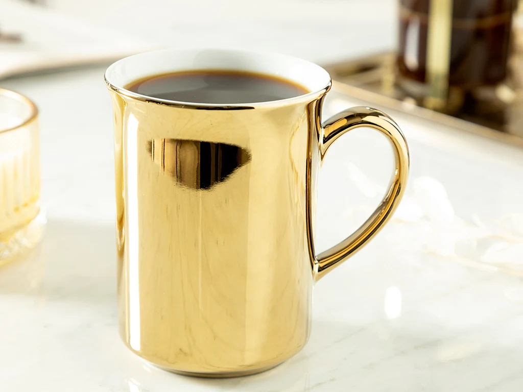 

LaModaHome Nilo фарфоровая Золотая уникальная чашка для кофе и чая Новогодняя специальная серия крутая Рождественская кружка 300 мл