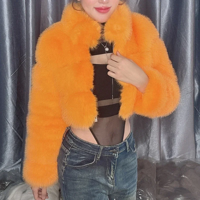 Женская шуба из искусственного меха с воротником-стойкой и длинным рукавом