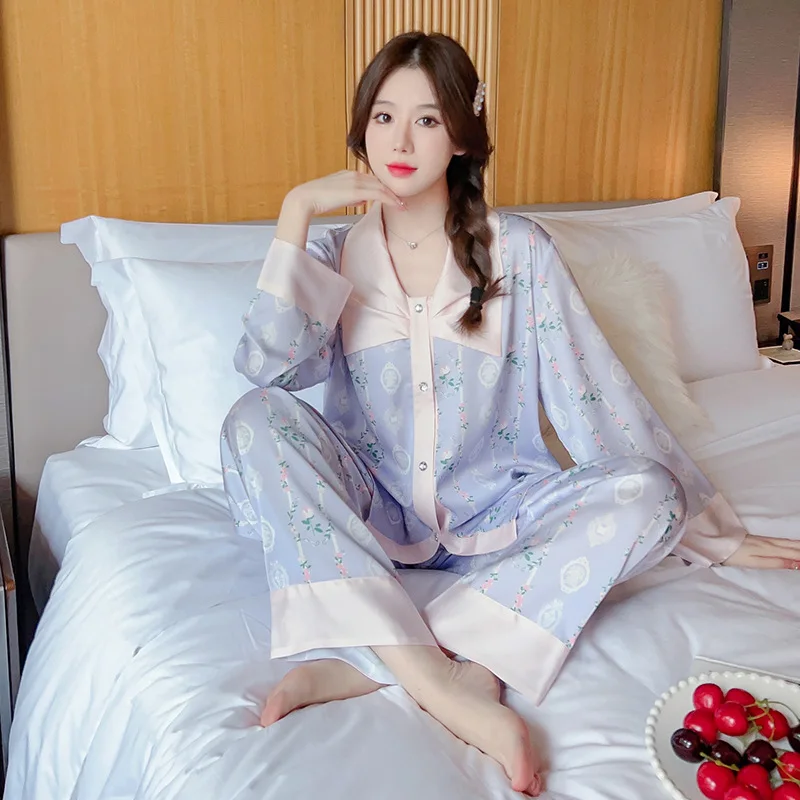 New Sleepwear Women's Spring and Autumn Long sleeved Ice Silk Sweet Home Suit Cover for External Wear
