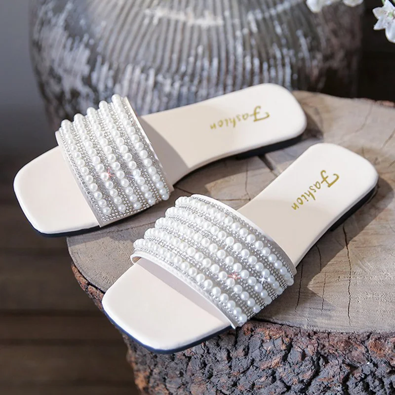 2023 Women Rhinestone Faux Pearl Decor Flat Sandals Glamorous White Slide Sandals Summer Outdoor Beach Sexy Woman Slippers