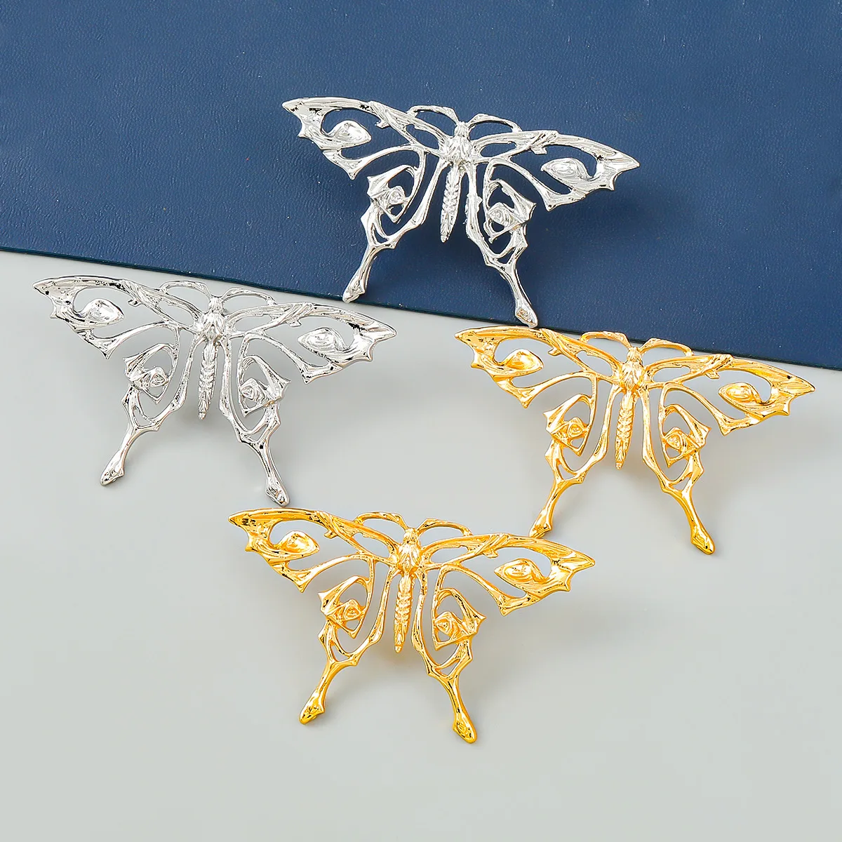 

New Creative Alloy Hollow Butterfly Metal Earrings Women's Earrings Dinner Wedding Accessories Vintage Statement Jewelry