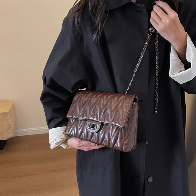 

2024 New Quilted Leather Double Chain Shoulder Bags for Women Luxury Designer Large Crossbody Ladies Handbags and Purses