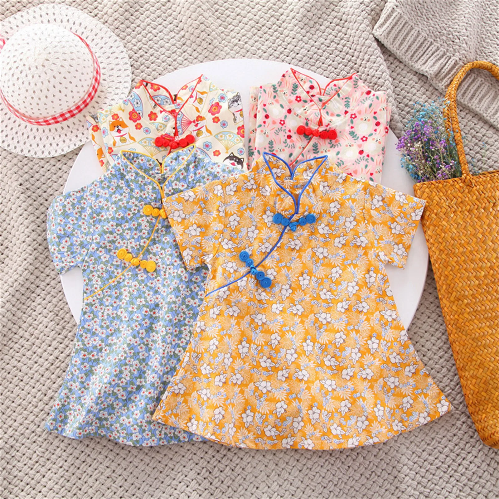 

Платье-Ципао детское с коротким рукавом и цветочным принтом