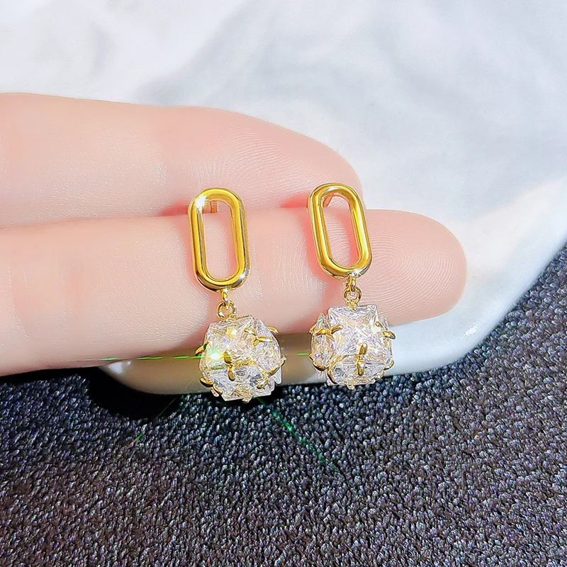 Clip Earrings Drop Dangle Earring Vintage Jewelry Elegant Woman Long Earrings for Women Luxury Designer Jewelry New in Christmas
