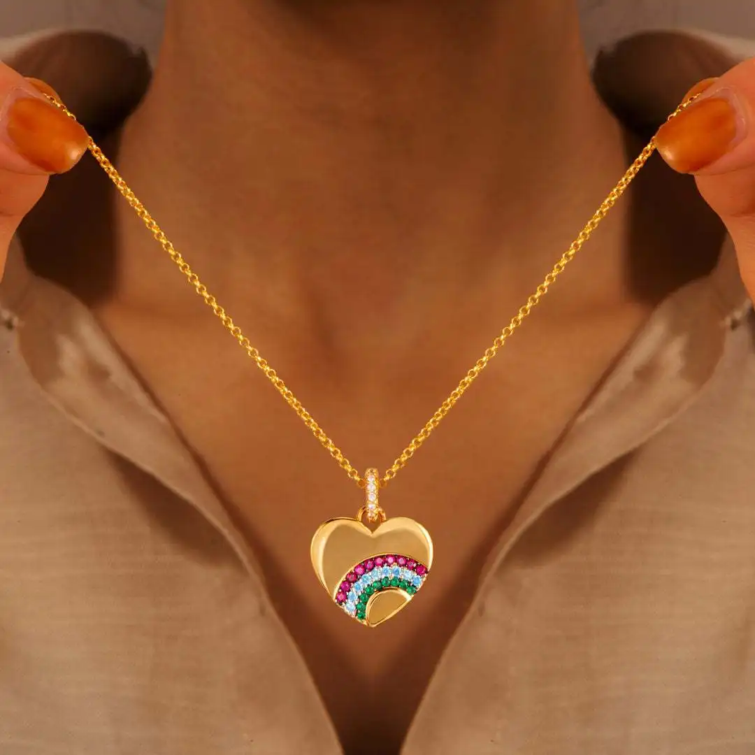 

New 2022 Fashion Rainbow Heart Necklace Micro Inlaid Zirconium Pendant Clavicle Chain Love Pendant