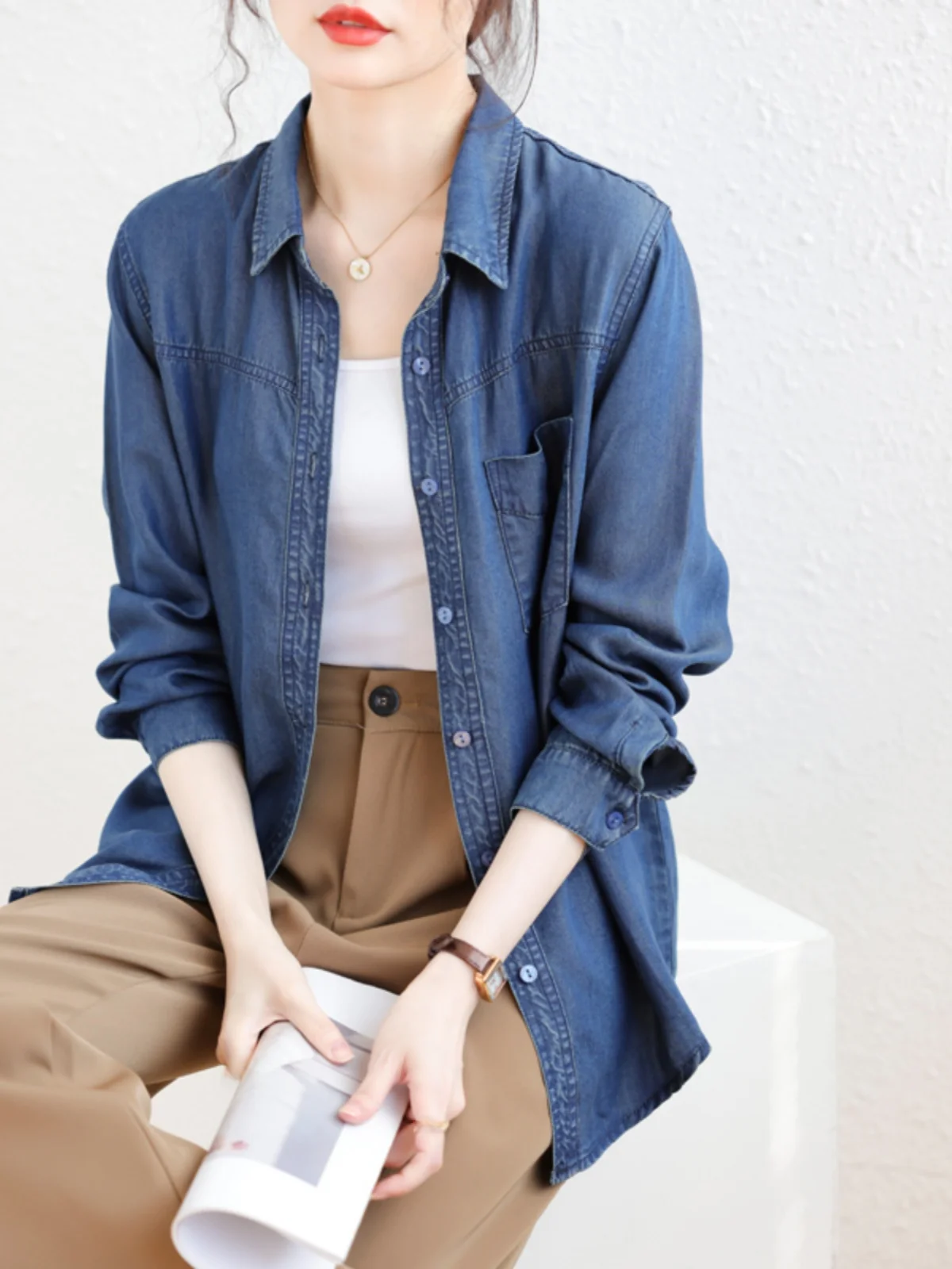 Дизайнерская рубашка из джинсовой ткани для женщин Новинка весна-осень 2024