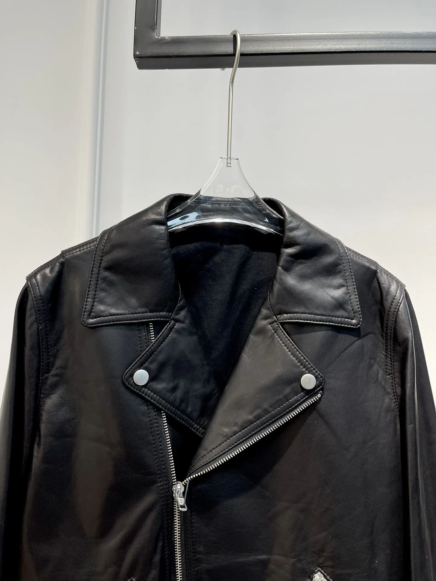 Top Quality Basic All-match Moto Leather Jacket Men and Women 2022 Autumn Winter Casual False Pocket Decoration Clothes