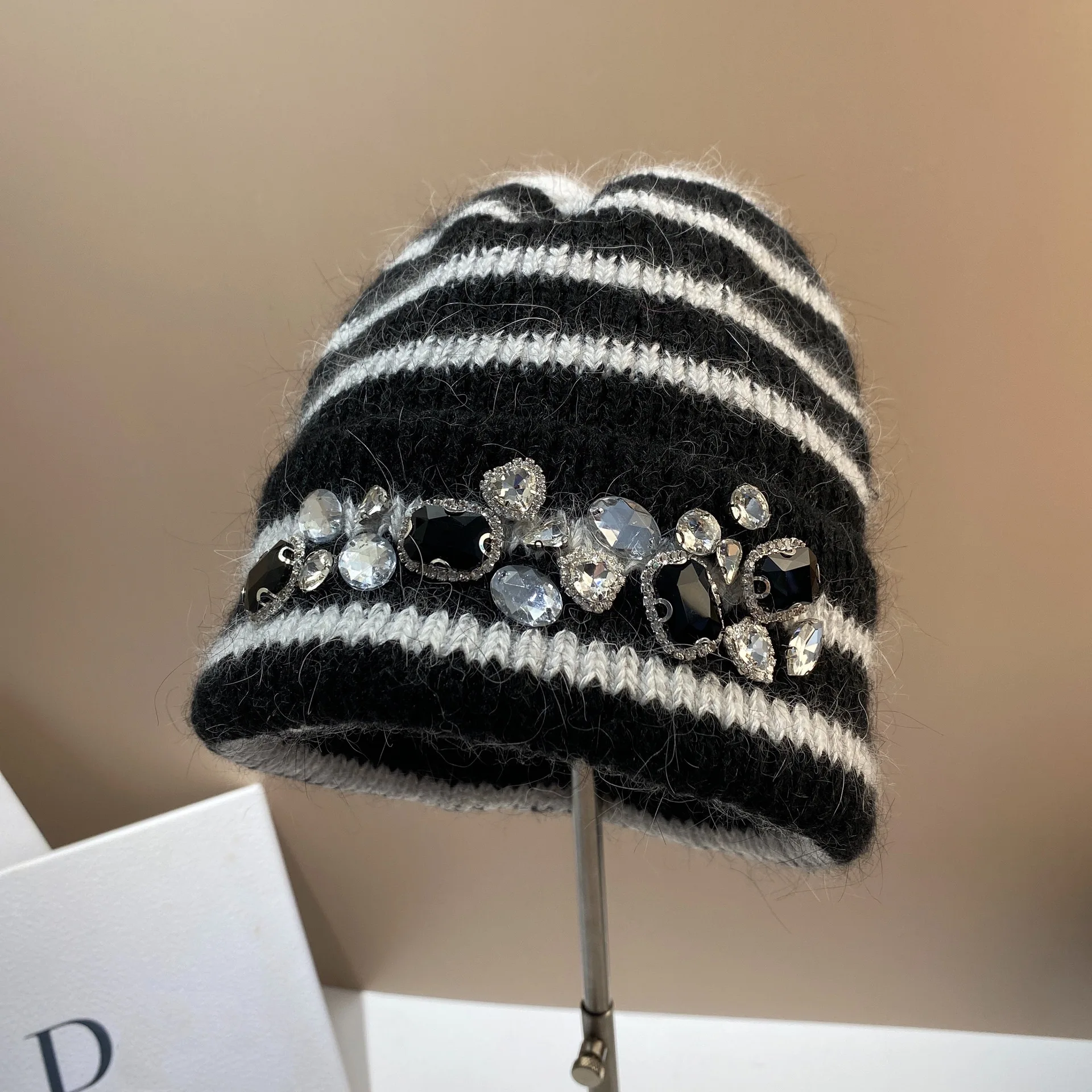 

Fashionable and Luxurious Rhinestone Knitted Hats New Style Crystal Wool Hat Fashion and Versatile Light Rabbit Hair Caps Beanie