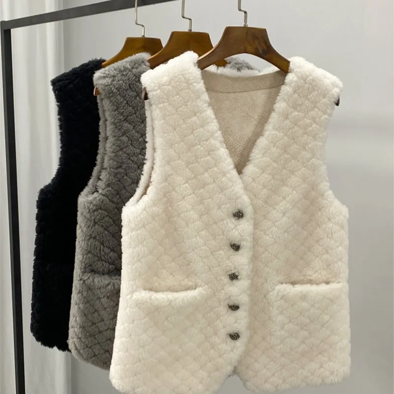 2022 Lamb Wool Vest Women V-neck High Street Button Up Waistcoat Winter Fur All-in-one Fashion Korean Sleeveless Jacket