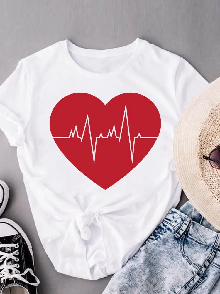 

Женская футболка с коротким рукавом, круглым вырезом и принтом