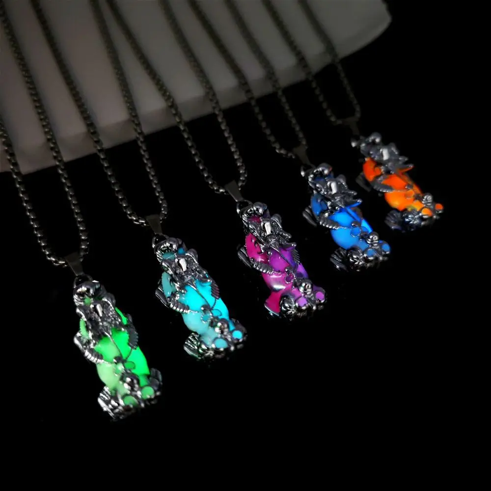 

JuneLove Luminous Auspicious Cloud Pendant Pixiu Domineering Personality Metal Necklace Men‘s Fashion Jewelry Parties Gifts